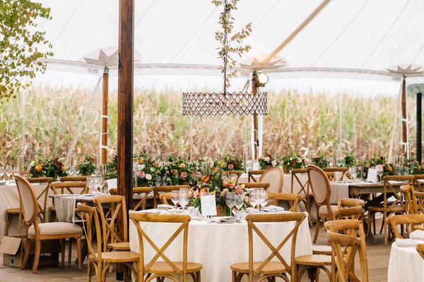 Planning a Rustic Wedding: Venue Selection, Natural Decorations and Groom Style Tips
